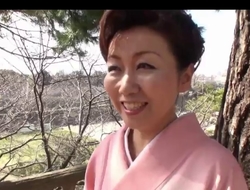 39 yr old Yayoi Iida Swallows two Loads (Uncensored)