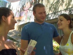 Couple gets payed to essay a public threesome